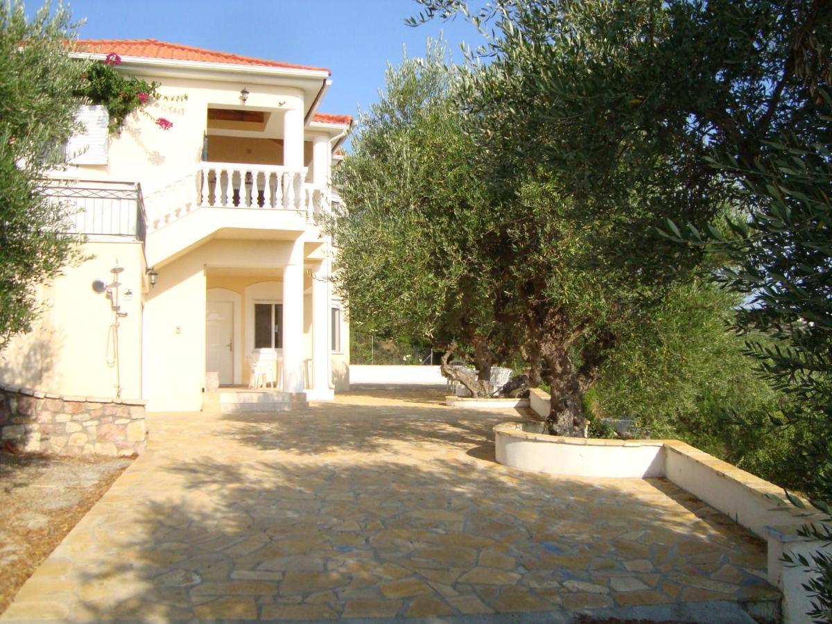 Villa Carisma Livadhakia Exterior photo